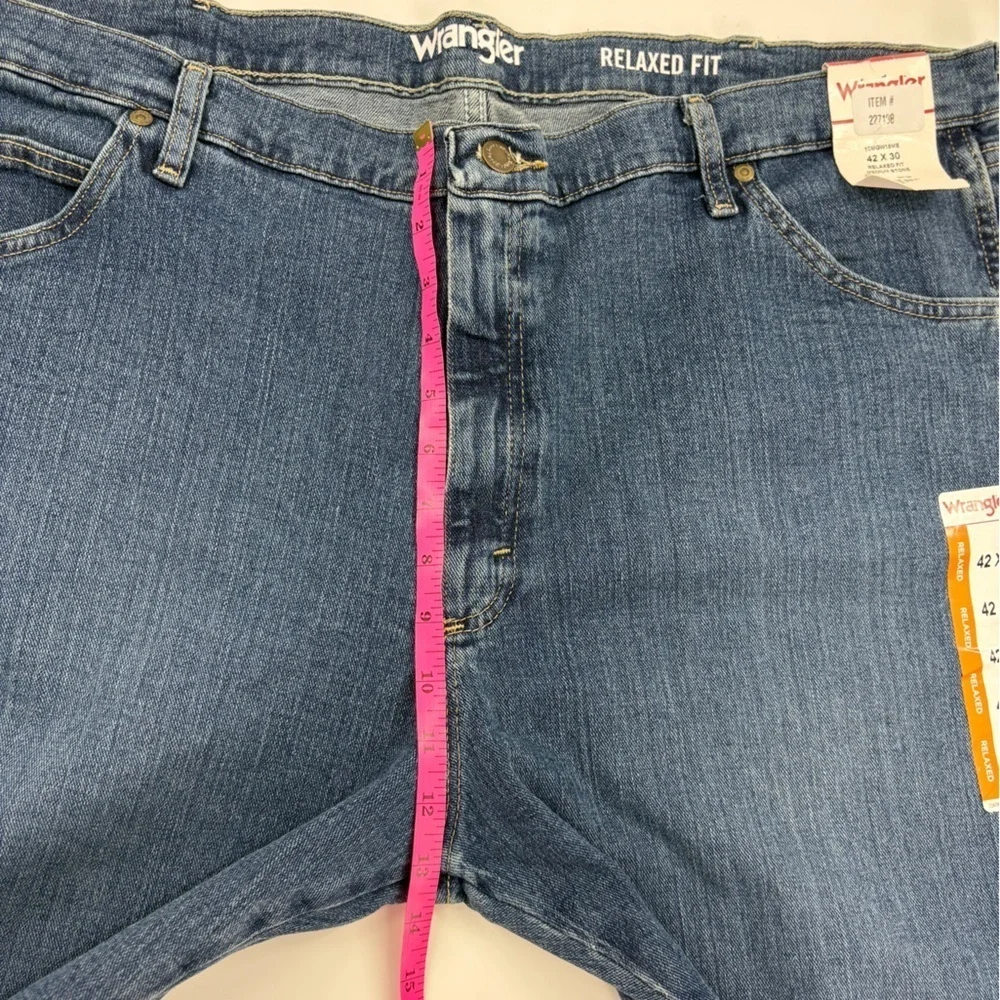 Wrangler Men's Relaxed Fit Denim Jeans in Blue
